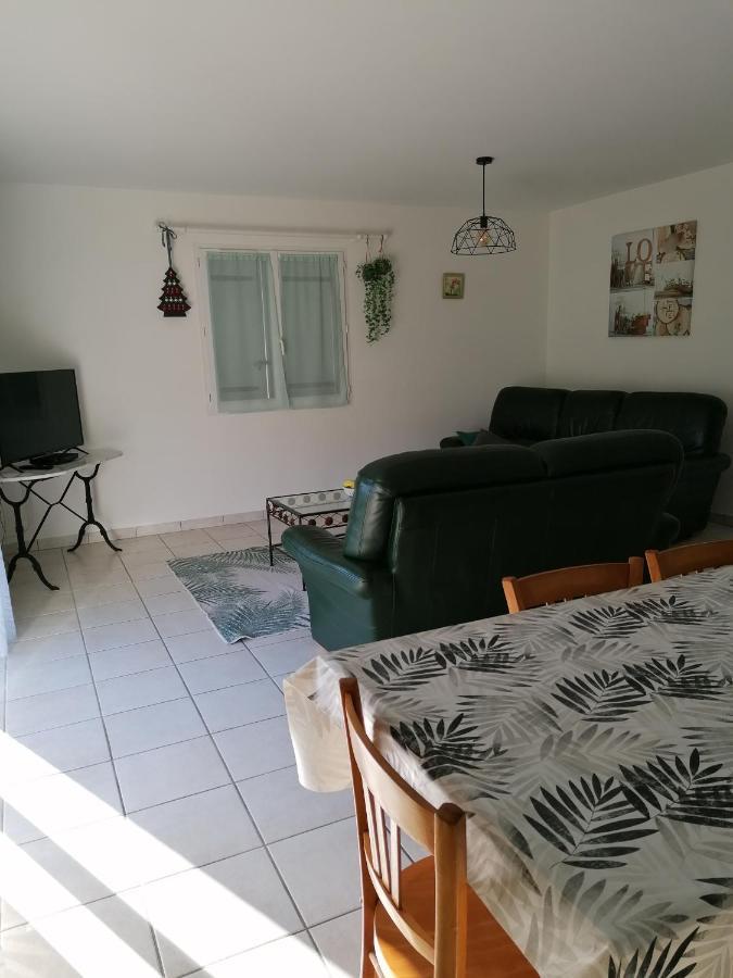 Maison D'Hotes Saint-Julien-l'Ars Екстериор снимка