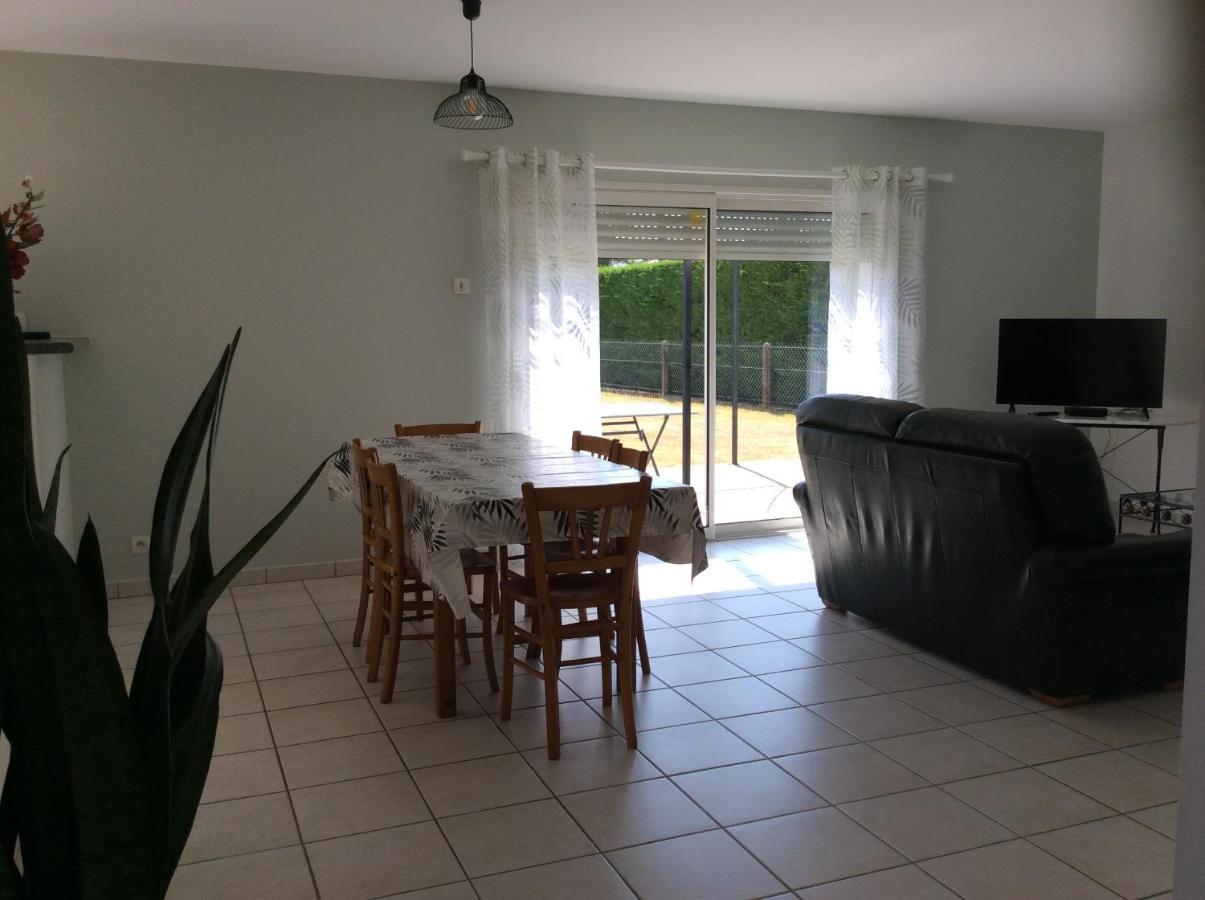 Maison D'Hotes Saint-Julien-l'Ars Екстериор снимка