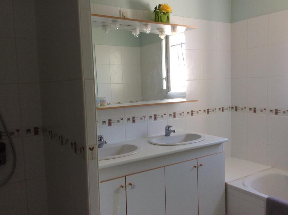 Maison D'Hotes Saint-Julien-l'Ars Екстериор снимка